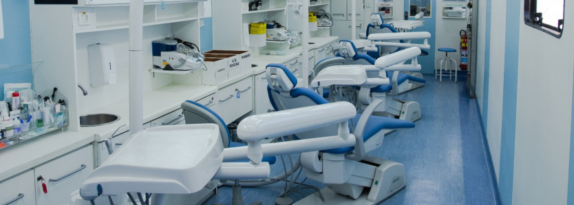 OdontoSesc - cadeiras de atendimento na unidade odontológica móvel