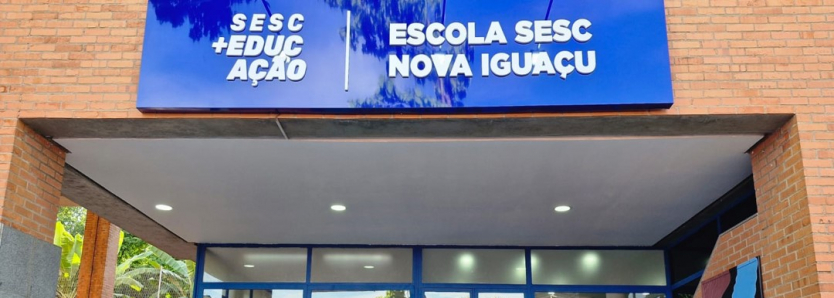 Fachada da Escola Sesc Nova Iguaçu, uma das escolas Sesc RJ que completam 10 anos em 2025.